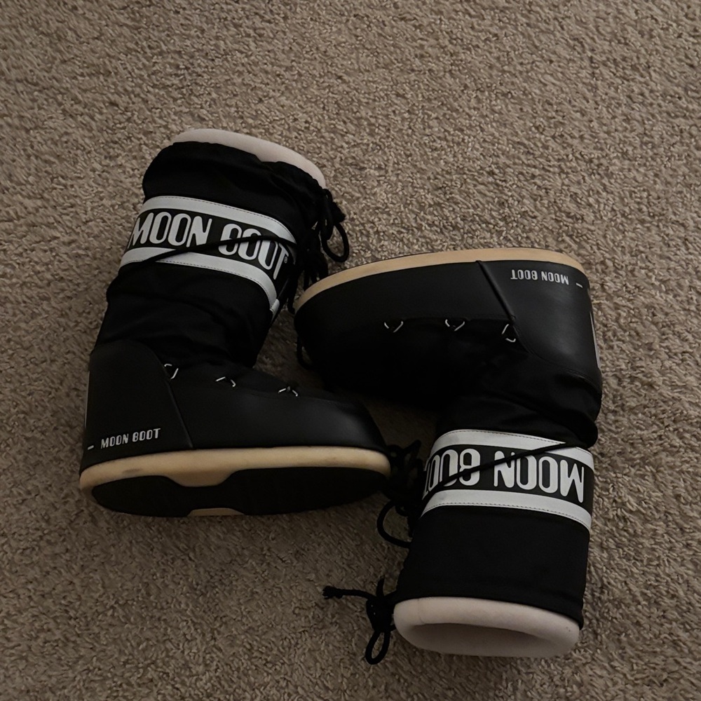 Moon Boot women Black and White Winter Boots